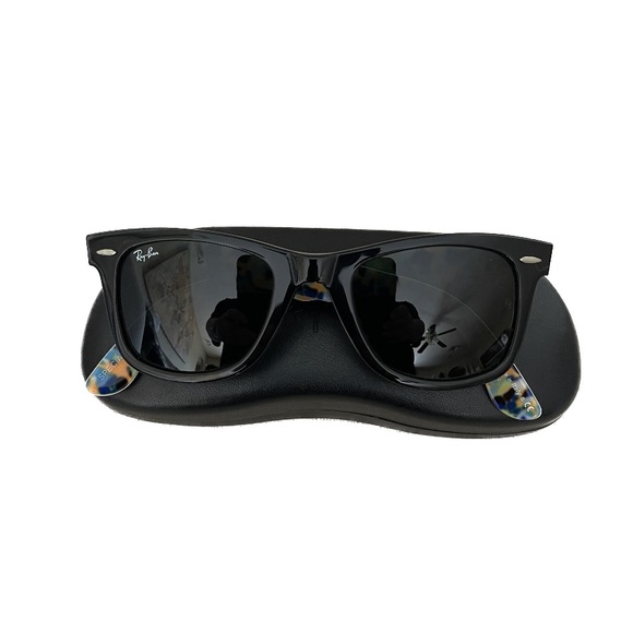 Ray-ban Wayfarer Sunglasses. Pre-loved. - Picture 3 of 14